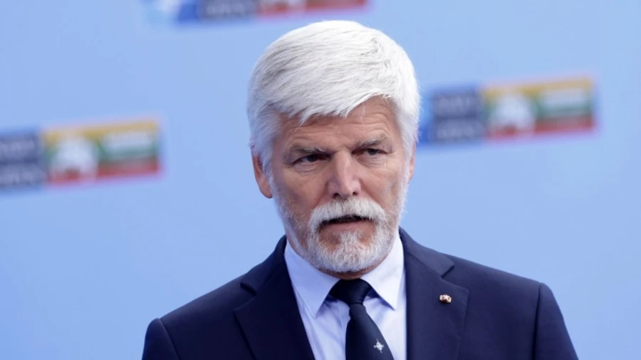 Президент Чехії назвав наївними сподівання України відвоювати захоплені території
