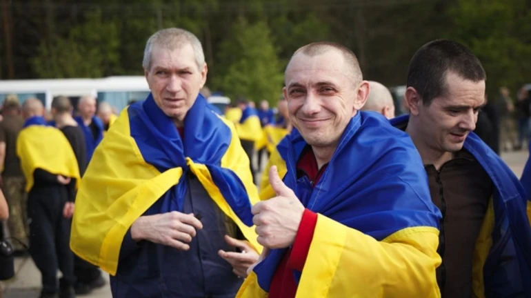 Мамо, мене обміняли, я вдома! – з’явились перші відео з обміну полонених
