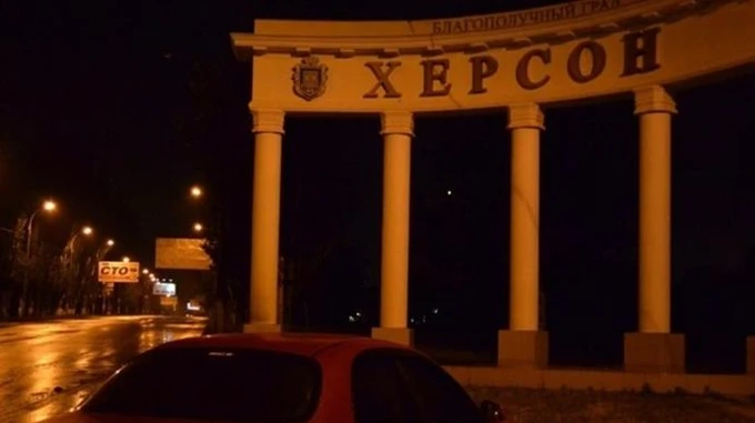 У Херсоні пролунали потужні вибухи, в Бериславі авіабомба влучила в лікарню
