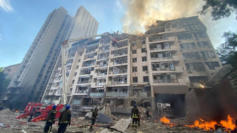 Наслідки ракетного удару по Києву: 4 людей залишаються в лікарні - Кличко