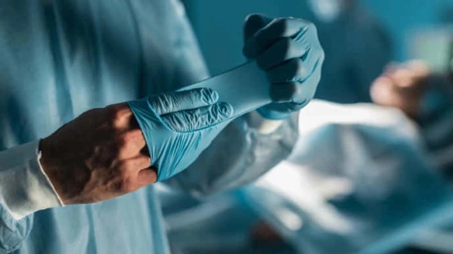 В Киеве после месяцев болезни от коронавируса умер заведующий реанимацией