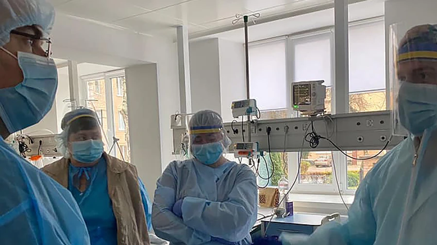 Степанов проверил больницу: половину кислородных точек нарисовали