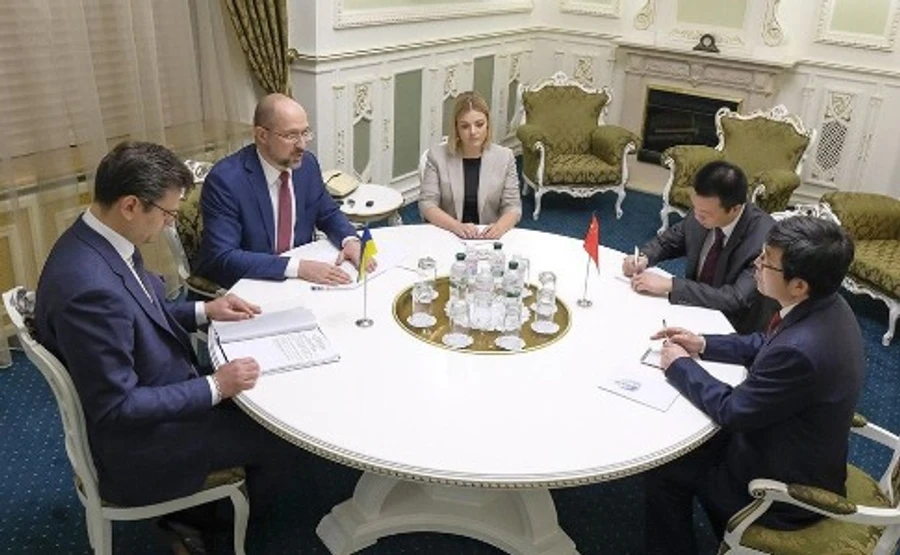 Шмигаль: Китай надасть Україні екстрену гуманітарну допомогу