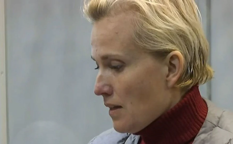 300 тисяч в Офісі Зеленського: суд відправив підозрювану у шахрайстві під домашній арешт