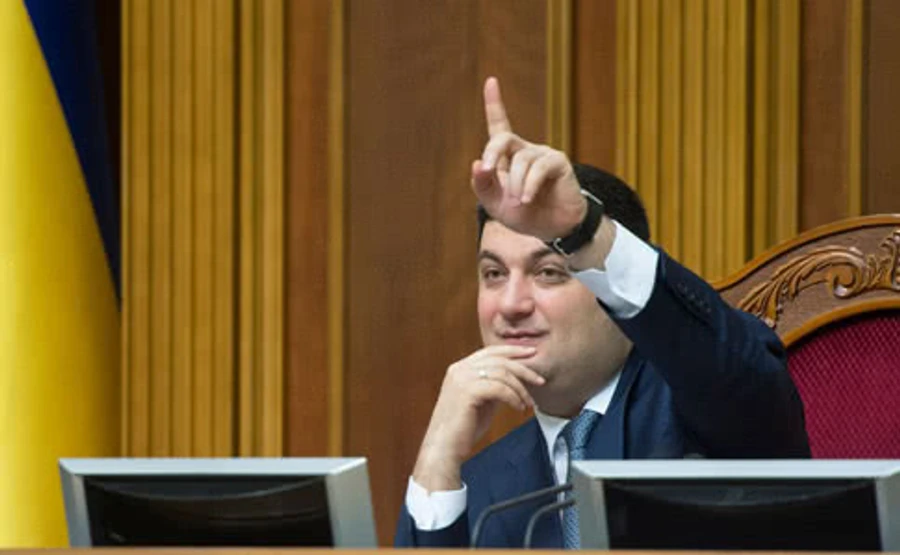 Гройсман держит наличными почти полтора миллиона долларов - декларация