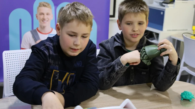 От подвала-убежища до технологического хаба: как молодежное пространство меняет жизнь подростков в прифронтовом Чугуеве 