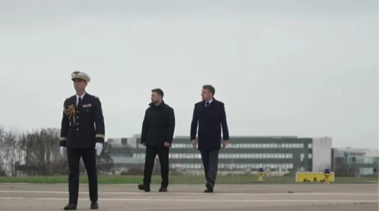 Zelenskyy arrives in Paris