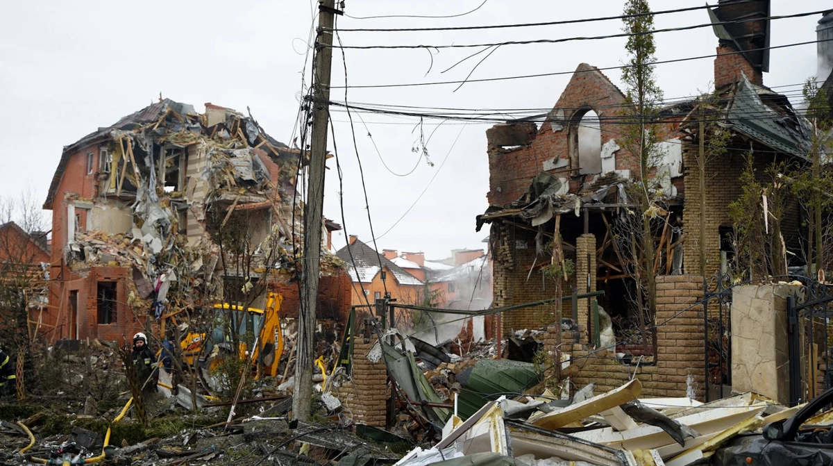 Russian attack on Kyiv Oblast: number injured rises to 17, over 100 homes damaged – photos