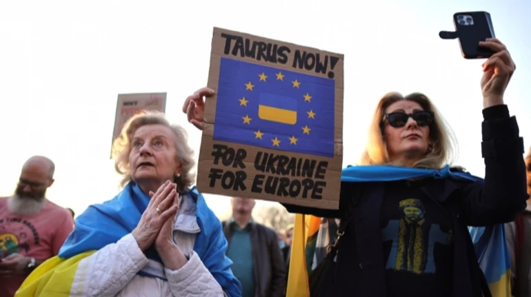 У Німеччину за рік заїхало вдвічі більше біженців-чоловіків з України, ніж жінок