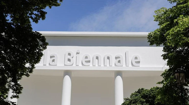 Журі Венеційської бієнале бойкотуватиме павільйони Росії та Ізраїлю