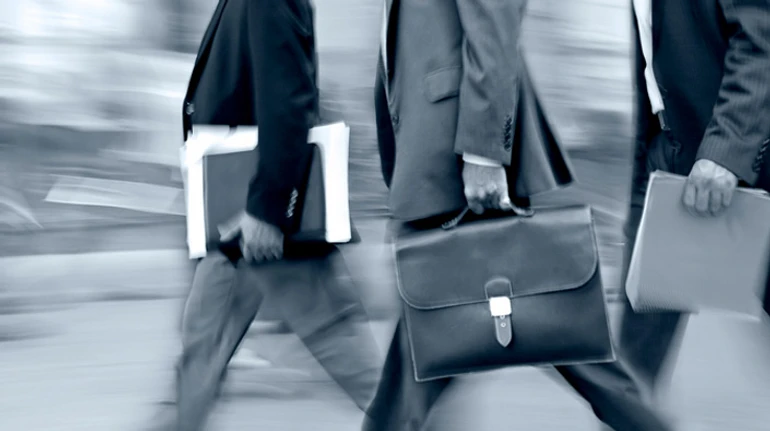 Госслужащих сократят, зарплаты пересмотрят. Минфин приготовил сюрприз чиновникам в 2024-м