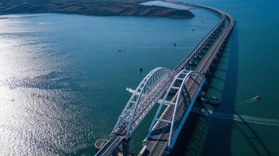 Traffic jam starts forming at exit from occupied Crimea