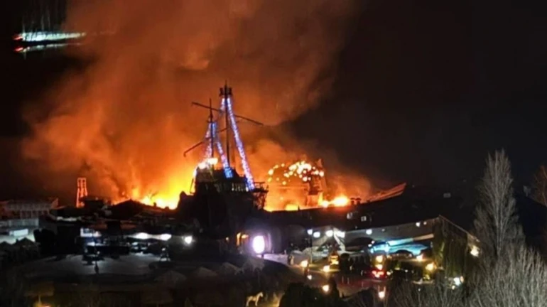 Russia attacks Dnipro: fire in hotel complex, 4 killed, 21 injured – photos