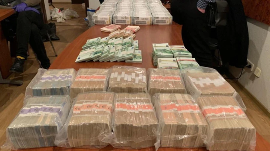 Миллионы долларов, антиквариат и 100 шекелей: что нашло НАБУ у посредников Вовка