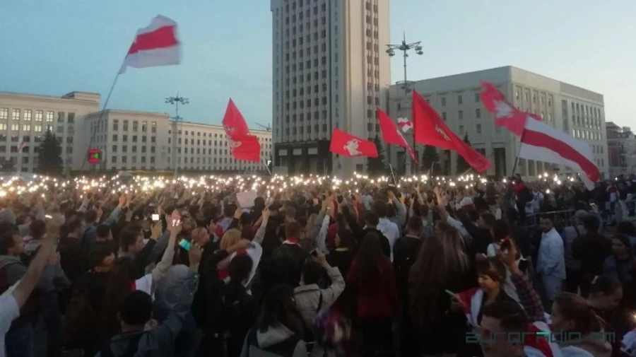 Протесты в Беларуси: в центре Минска – снова массовый митинг