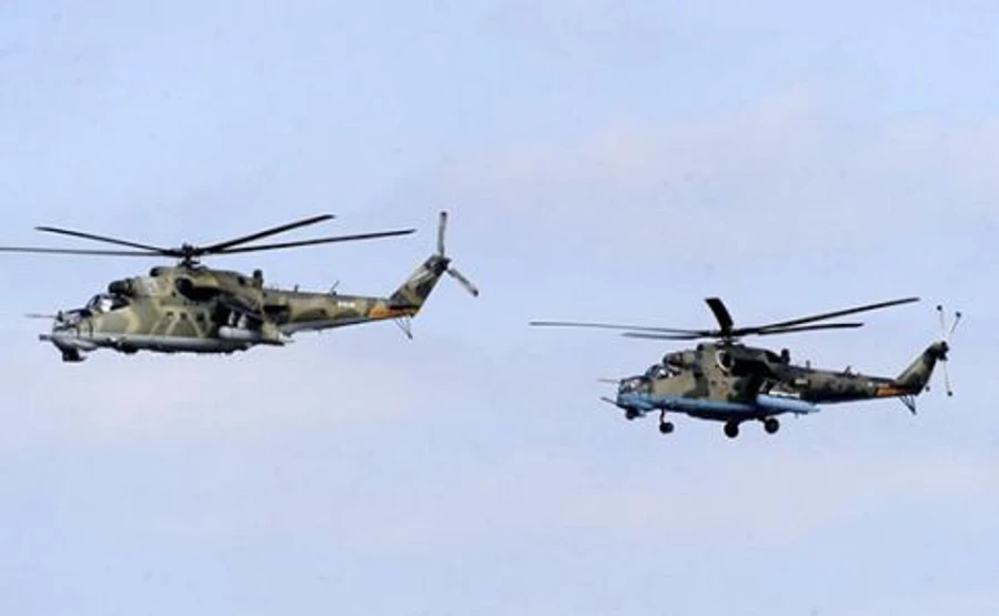 Росія потренувала вертольоти над анексованим Кримом