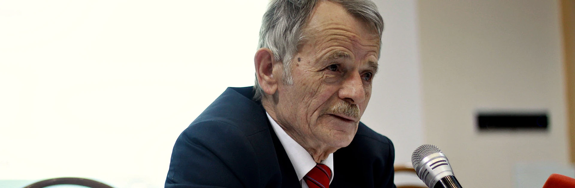 Засинаєш – все одно їжа сниться. Що відчуває голодуючий в одиночній камері