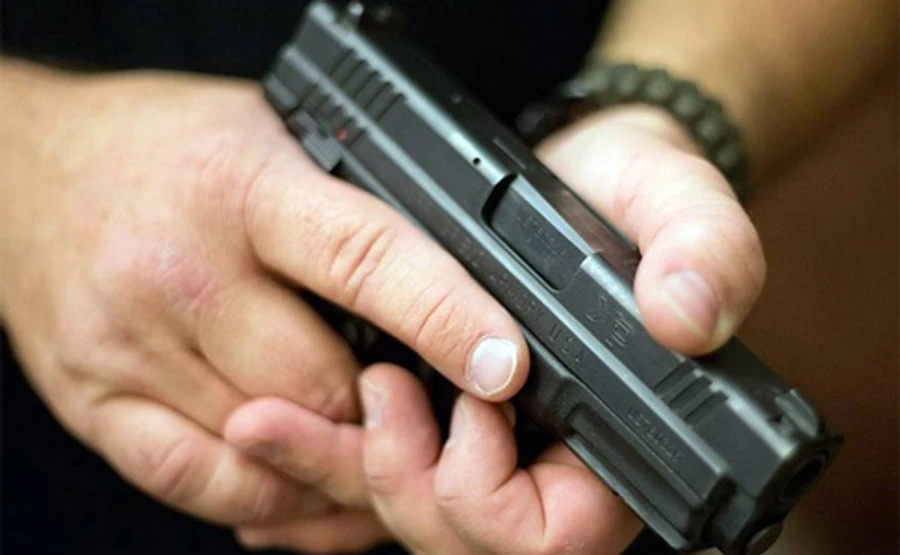 Нардепи здаватимуть зброю на вході до Ради – закон