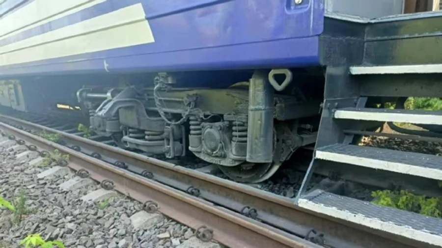 УЗ сообщила, когда возобновят движение на Солотвино после схода с рельсов вагонов поезда