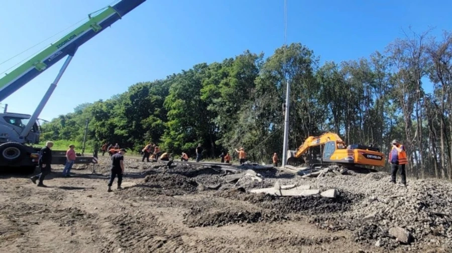 Из-за взрывов в Киевской области 28 поездов изменили маршруты – Свириденко