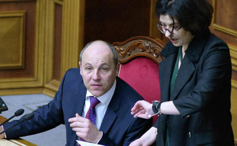 Рада у вівторок спробує збільшити зарплату спікера і депутатів