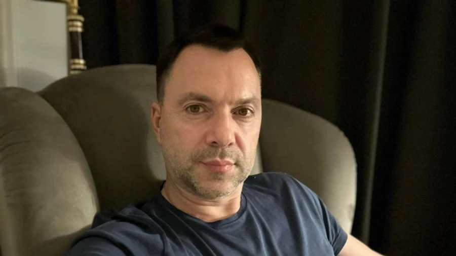 Арестович покинув Україну завдяки листу ГУР у вересні – NGL.media