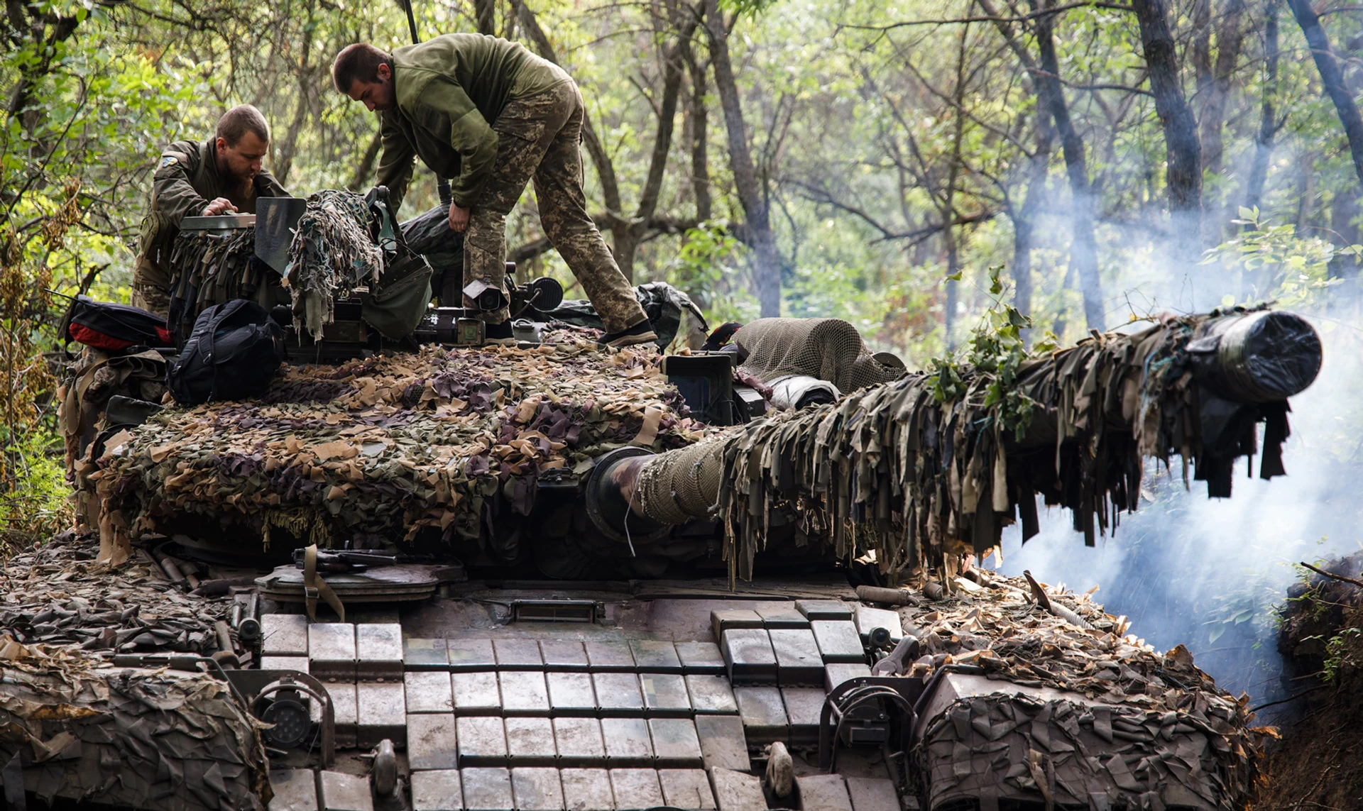 Україна хоч знає, що ми воюємо? Чи вже все, мир настав?. Епізод з життя танкістів Адама під Бахмутом