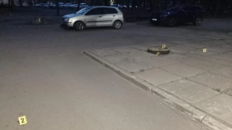 У Кам’янському чоловік вчинив стрілянину з автомата Калашникова