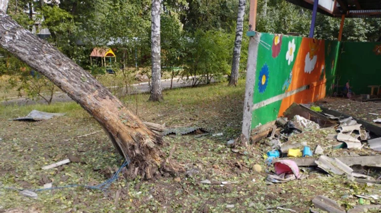 Russians shell Kharkiv with artillery; there are fatalities