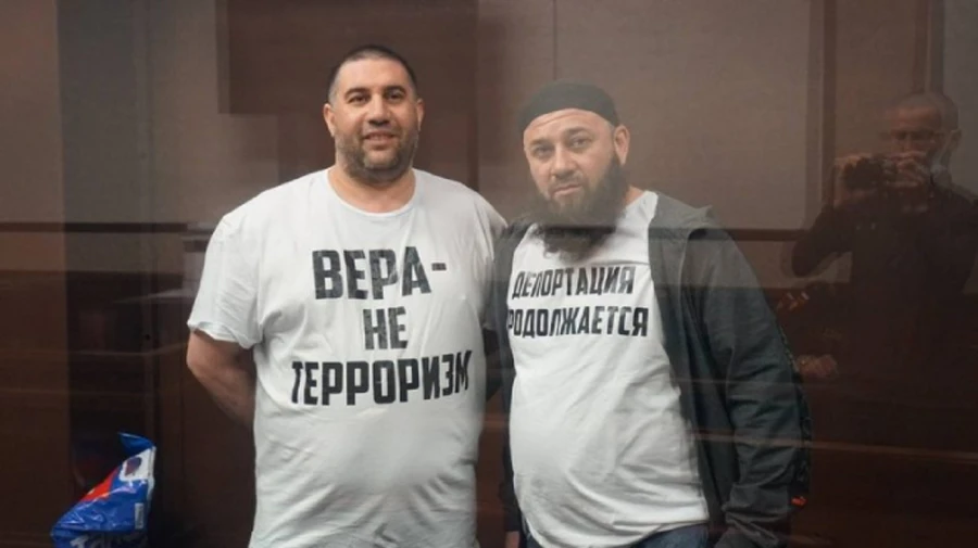 РФ приговорила крымских татар на 17 и 13 лет лишения свободы