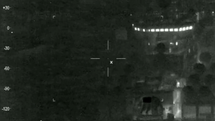 Ірландські ВПС показали у приціл російський крейсер