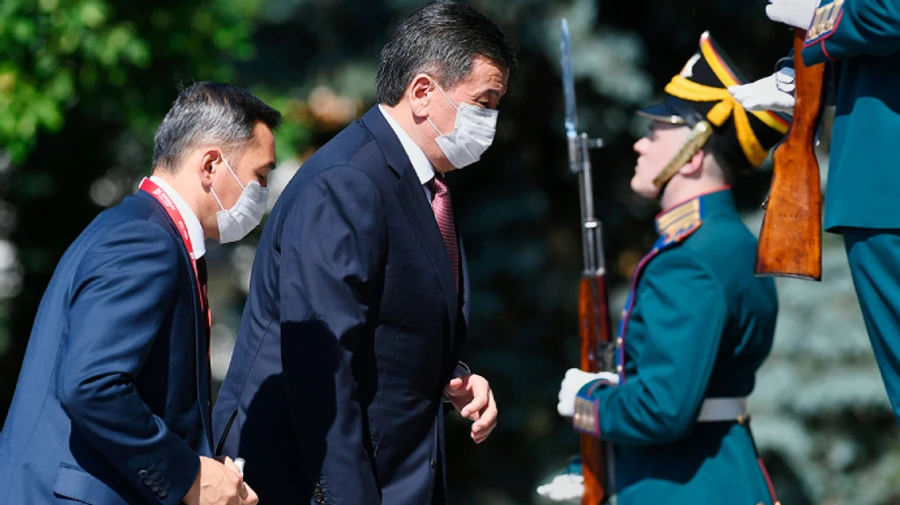 Президент Киргизстану приїхав у Москву, але не пішов на парад через коронавірус