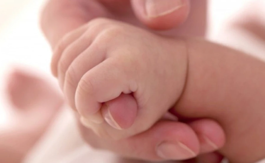 Інфікована COVID-19 українка народила здорового малюка