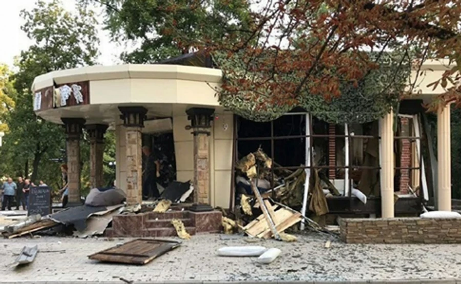 Гибель Захарченко: От взрыва в Донецке погибли двое, 9 пострадали - росСМИ