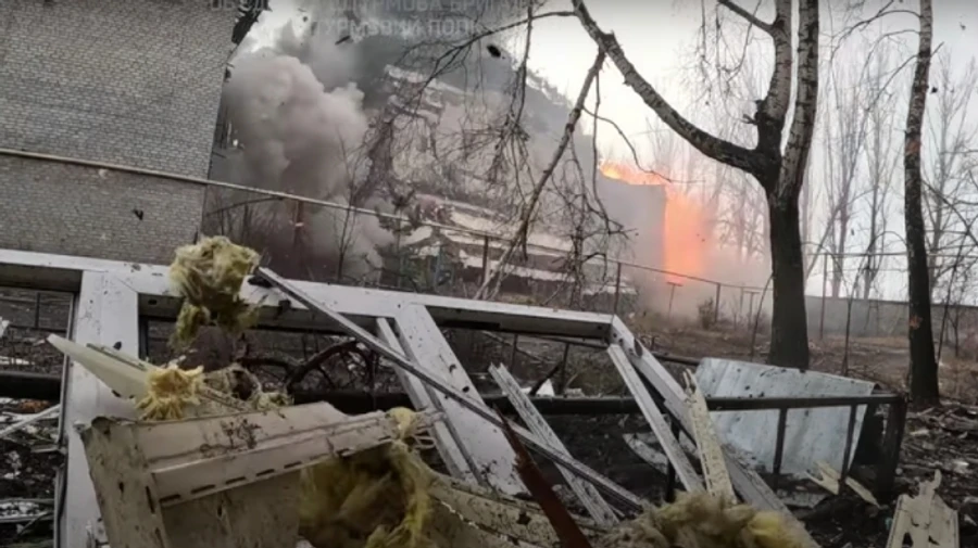 Sappers of Ukraine's National Police brigade show destruction of strategic Russian facility in Toretsk – video