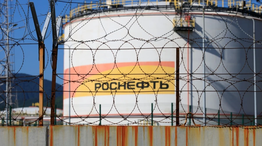 EU plans permanent ban on Russian oil after Hungarian election