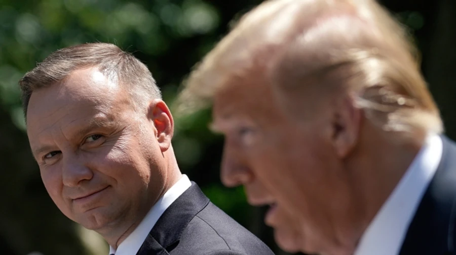 Дуда: Из уважения к деньгам США Трамп не может позволить РФ уничтожить Украину