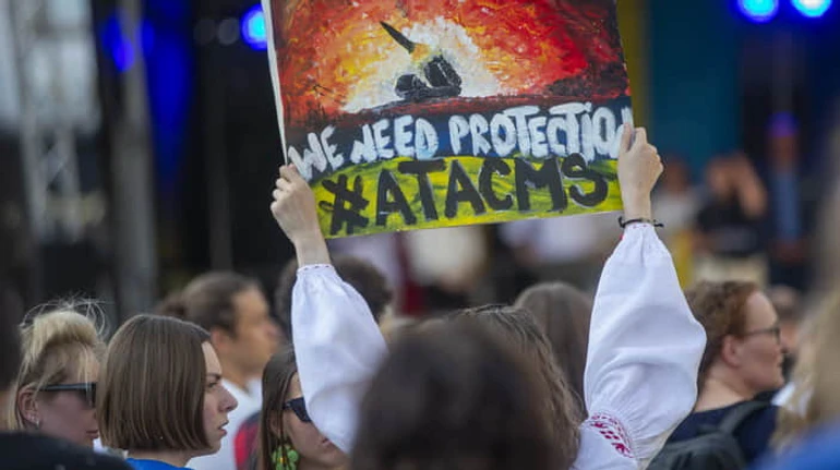 Недалекобойное решение Байдена: почему Запад медлит с разблокировкой ударов по России