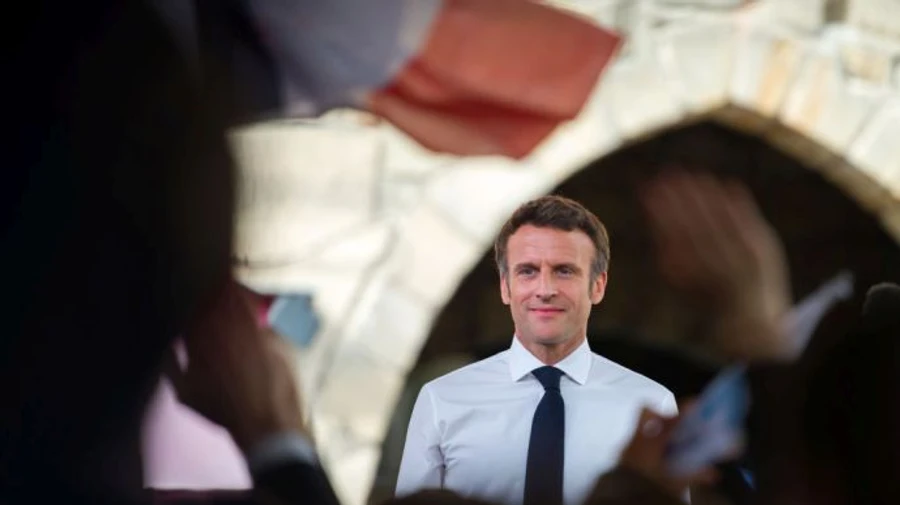 Politico: Макрон оптимістичний щодо можливості переконати Орбана підтримати Україну