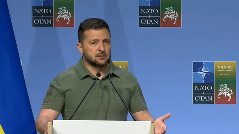 Зеленский: Кассетные боеприпасы для Украины - это о справедливости