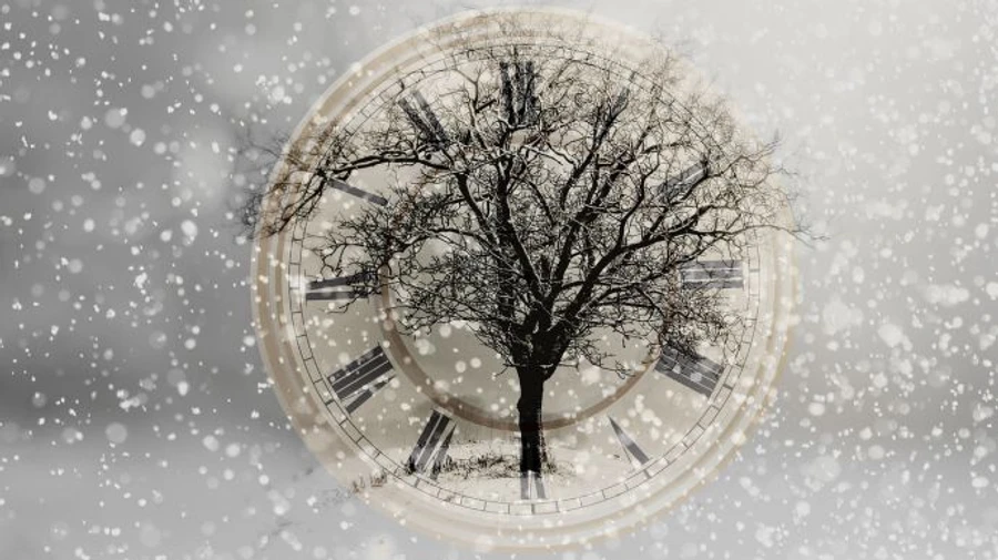 У ніч на неділю Україна переходить на зимовий час