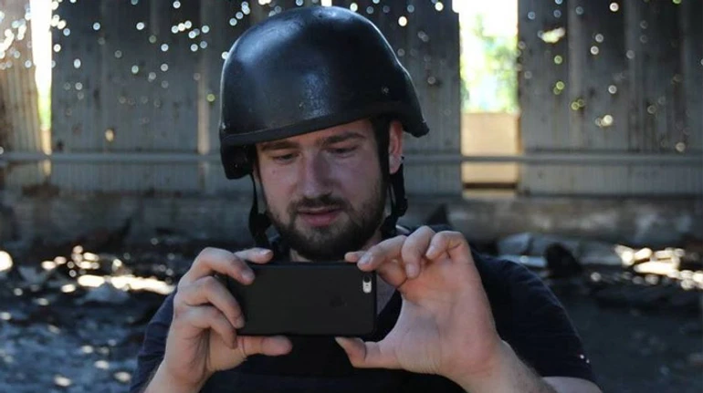 Второй после Зеленского. Как Twitter Ильи Пономаренко из The Kyiv Independent покорил англоязычный мир. Интервью