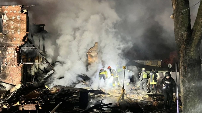 Family with child killed by Russian drone strike in Kharkiv – video