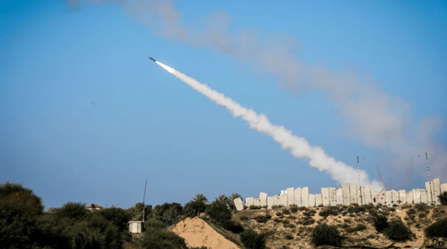 Две ракеты упали в море у Тель-Авива