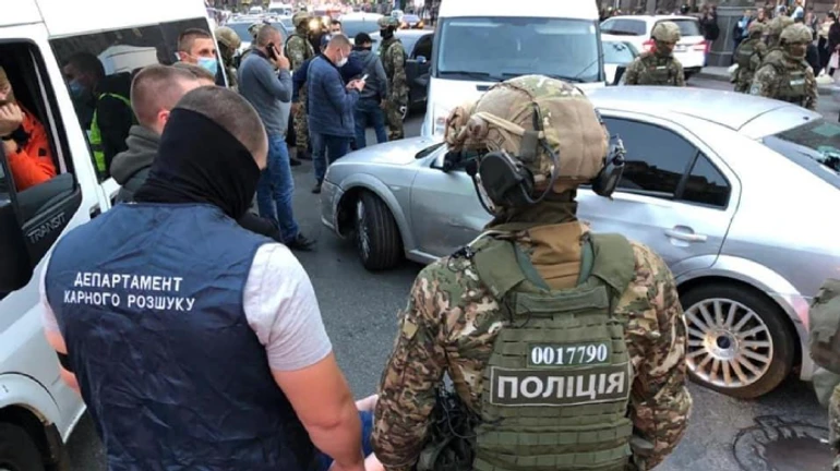 Бойцы КОРДа со стрельбой и погоней на Крещатике задержали разбойников