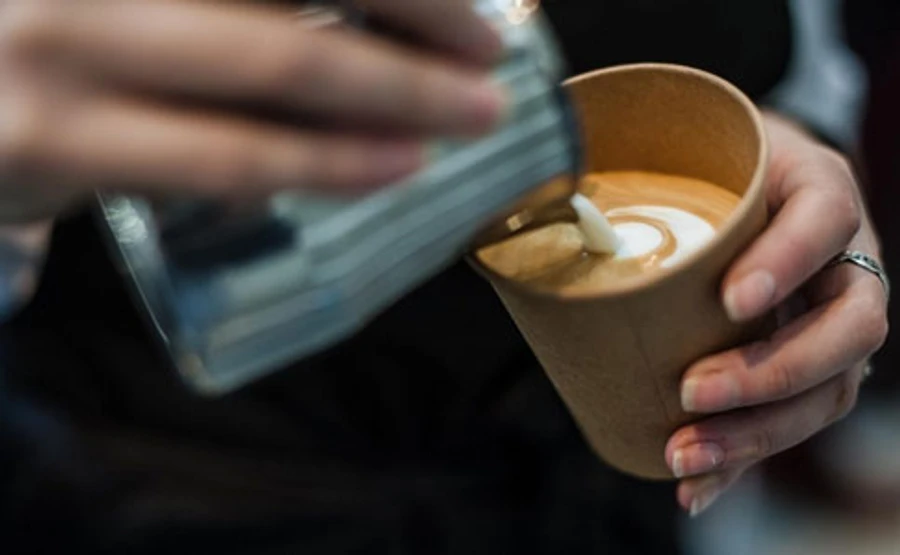 У Києві заборонили продавати шаурму і каву на винос 