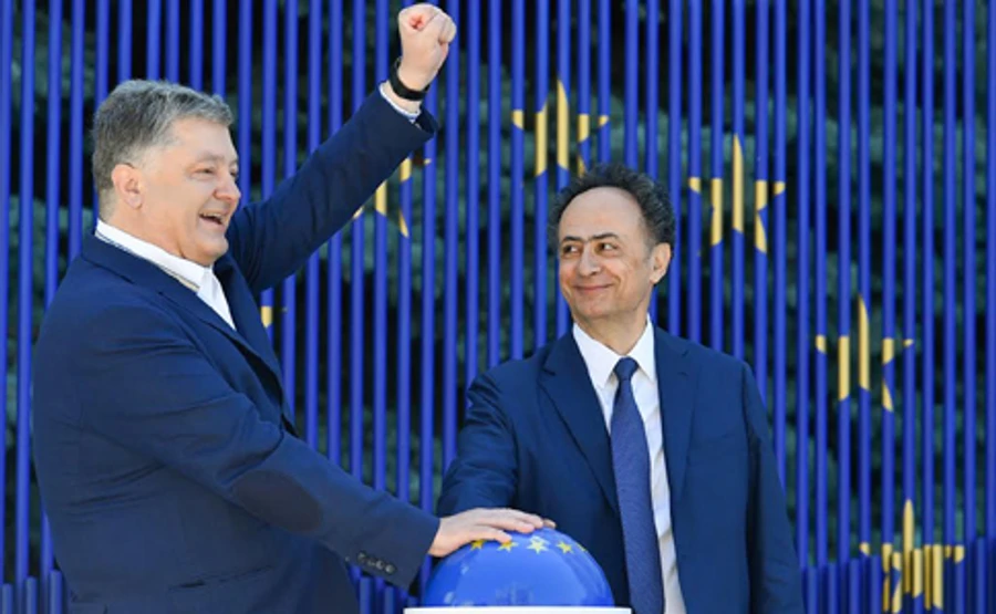 Порошенко: Сегодня - окончательное прощай, российская империя