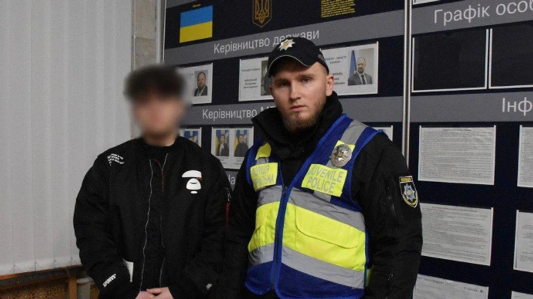 Полиция нашла юношей, которые перекрыли дорогу в Киеве и слушали русскую музыку