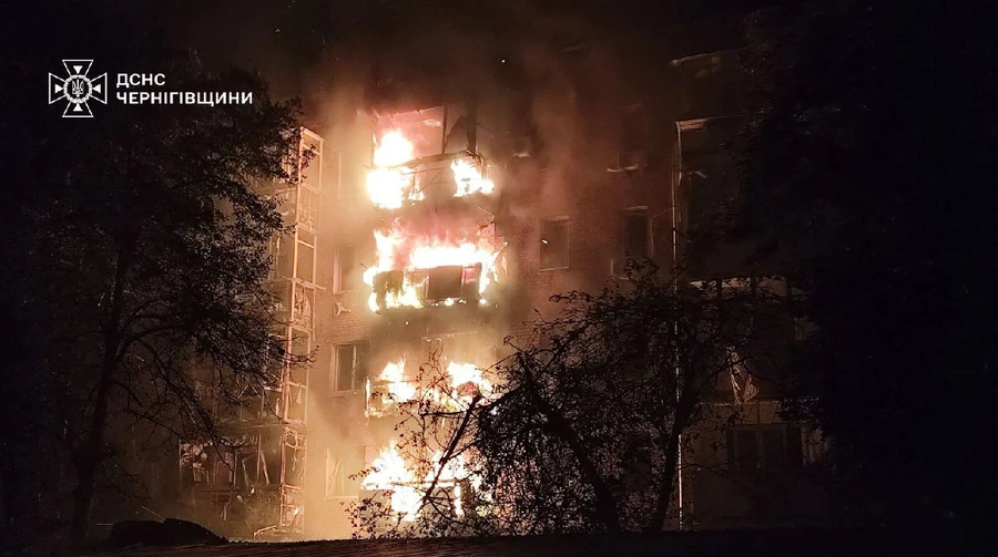 The Russians attacked Nizhyn and Chernihiv: a high-rise building was on fire, there was an injured person