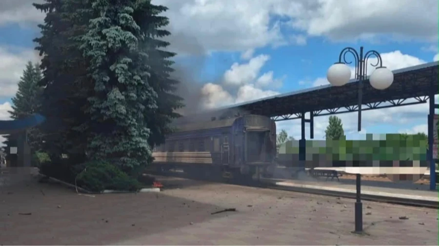Drone debris falls on train due to Russian attack on Sumy railway station